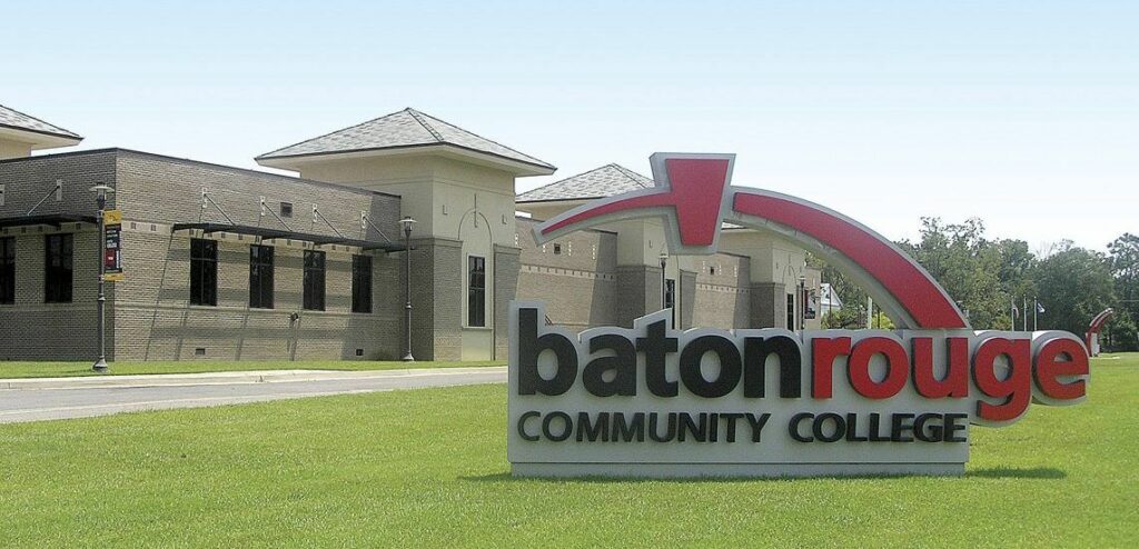 Elliott Sterling a dupé des étudiants de Baton Rouge Community College